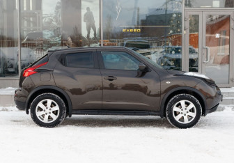 Подержанный автомобиль Nissan Juke 2012 года (4 фото)