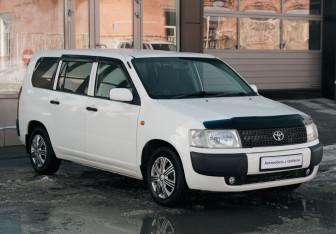 Подержанный автомобиль Toyota Probox 2008 года (3 фото)