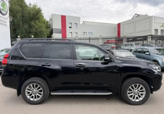 Подержанный автомобиль Toyota Land Cruiser Prado 2019 года (4 фото)