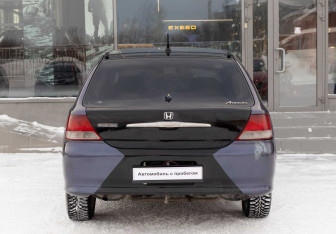 Подержанный автомобиль Honda Avancier Wagon 2001 года (6 фото)