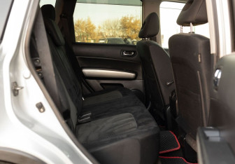 Подержанный автомобиль Nissan X-Trail 2013 года (20 фото)