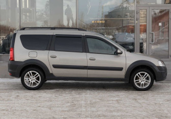 Подержанный автомобиль LADA (ВАЗ) Largus Wagon 2019 года (4 фото)