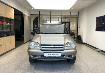 Подержанный автомобиль Chevrolet Niva 2007 года (3 фото)