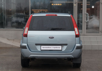 Подержанный автомобиль Ford Fusion 2007 года (6 фото)