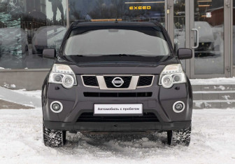 Подержанный автомобиль Nissan X-Trail 2011 года (2 фото)