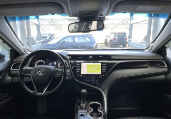 Подержанный автомобиль Toyota Camry Sedan 2020 года (10 фото)