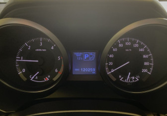 Подержанный автомобиль Toyota Land Cruiser Prado 2016 года (12 фото)