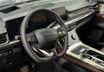 Подержанный автомобиль Exeed VX 2022 года (10 фото)