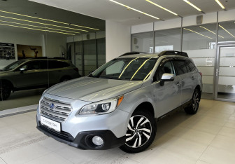 Подержанный автомобиль Subaru Outback Wagon 2016 года (1 фото)