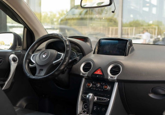 Подержанный автомобиль Renault Koleos 2008 года (10 фото)