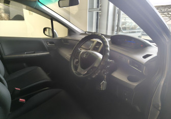 Подержанный автомобиль Honda Freed 2014 года (7 фото)