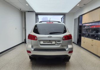 Подержанный автомобиль Hyundai Santa Fe 2008 года (5 фото)