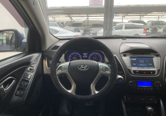 Подержанный автомобиль Hyundai ix35 2011 года (12 фото)
