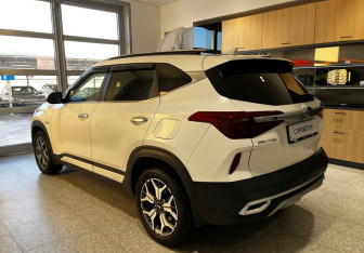 Подержанный автомобиль Kia Seltos 2021 года (7 фото)