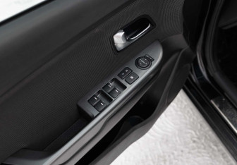 Подержанный автомобиль Kia Rio Sedan 2017 года (15 фото)