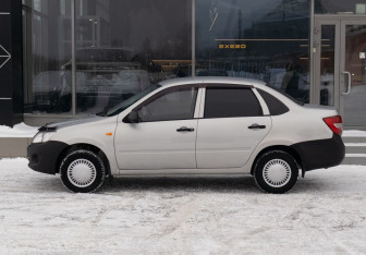 Подержанный автомобиль LADA (ВАЗ) Granta Sedan 2014 года (8 фото)