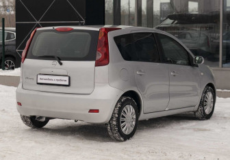 Подержанный автомобиль Nissan Note 2012 года (5 фото)