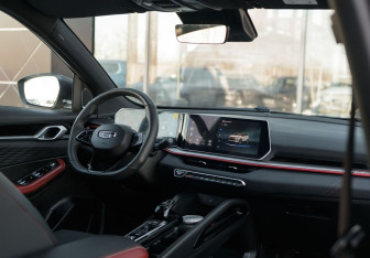 Подержанный автомобиль Geely Coolray 2024 года (10 фото)