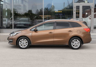 Подержанный автомобиль Kia Ceed Wagon 2017 года (8 фото)