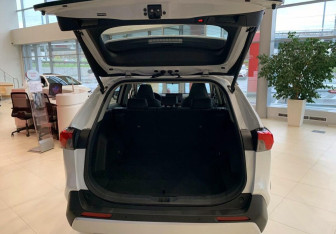 Новый Toyota RAV4 2025 (9 фото)