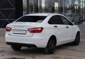 Подержанный автомобиль LADA (ВАЗ) Vesta Sedan 2020 года (5 фото)
