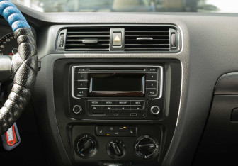 Подержанный автомобиль Volkswagen Jetta Sedan 2014 года (13 фото)