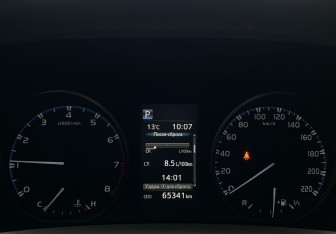 Подержанный автомобиль Toyota RAV4 2017 года (12 фото)