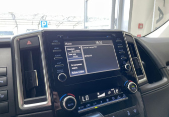 Подержанный автомобиль Toyota HiAce 2019 года (22 фото)