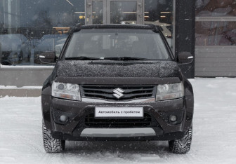 Подержанный автомобиль Suzuki Grand Vitara 2013 года (2 фото)