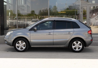 Подержанный автомобиль Renault Koleos 2008 года (8 фото)