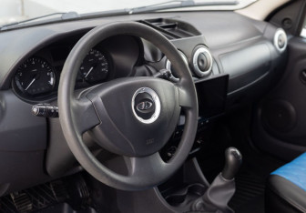 Подержанный автомобиль LADA (ВАЗ) Largus Wagon 2015 года (11 фото)