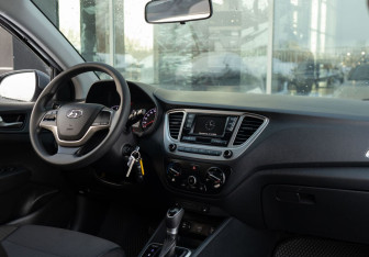 Подержанный автомобиль Hyundai Solaris Sedan 2020 года (10 фото)