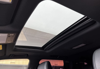 Подержанный автомобиль Lexus LX 2014 года (16 фото)