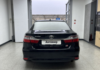 Подержанный автомобиль Toyota Camry Sedan 2017 года (5 фото)
