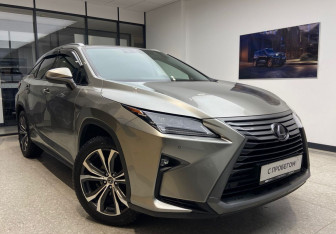 Подержанный автомобиль Lexus RX 2019 года (4 фото)