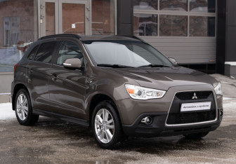 Подержанный автомобиль Mitsubishi ASX 2011 года (3 фото)