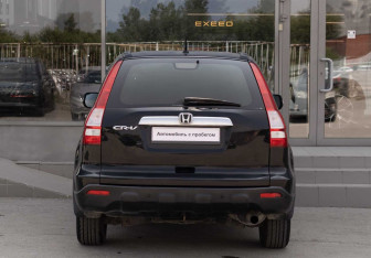 Подержанный автомобиль Honda CR-V 2008 года (6 фото)