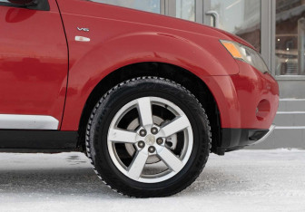 Подержанный автомобиль Mitsubishi Outlander 2007 года (9 фото)