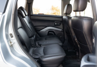 Подержанный автомобиль Mitsubishi Outlander 2008 года (18 фото)