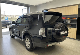 Подержанный автомобиль Mitsubishi Pajero 2007 года (6 фото)