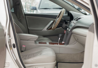 Подержанный автомобиль Toyota Camry Sedan 2008 года (19 фото)