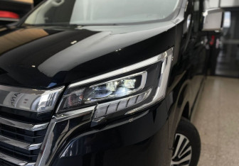 Подержанный автомобиль Toyota HiAce 2019 года (7 фото)