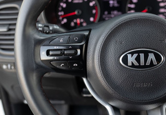 Подержанный автомобиль Kia Rio Sedan 2020 года (12 фото)