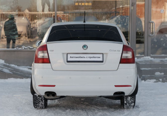 Подержанный автомобиль Skoda Octavia Liftback 2011 года (6 фото)