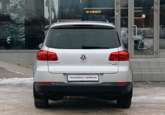 Подержанный автомобиль Volkswagen Tiguan 2012 года (6 фото)