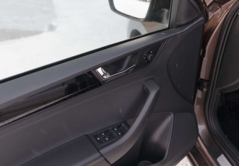 Подержанный автомобиль Skoda Rapid Liftback 2018 года (16 фото)