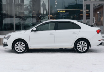 Подержанный автомобиль Skoda Rapid Liftback 2020 года (8 фото)