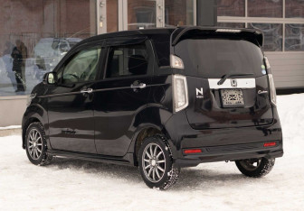 Подержанный автомобиль Honda N-WGN 2014 года (7 фото)