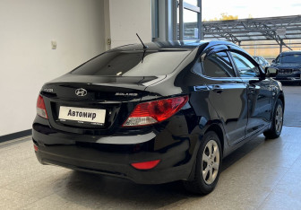 Подержанный автомобиль Hyundai Solaris Sedan 2012 года (4 фото)