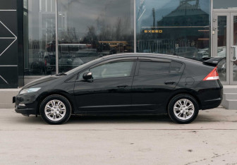 Подержанный автомобиль Honda Insight Hatchback 2009 года (8 фото)
